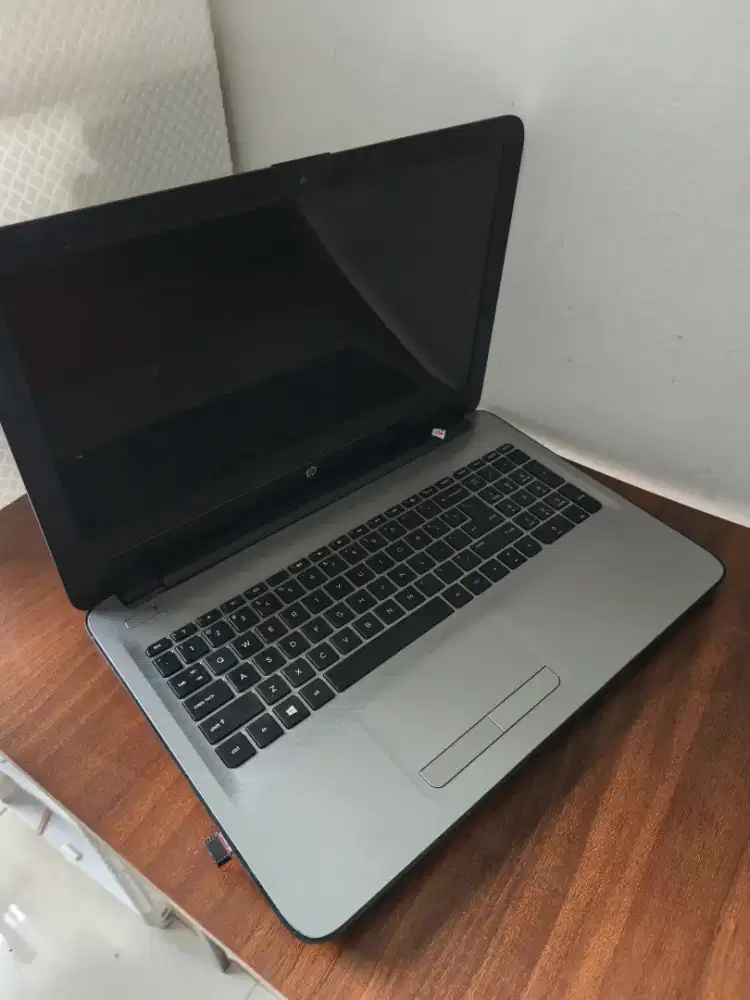 LAPTOP KONDISI BAGUS MULUS MERK HP LAYAR BESAR