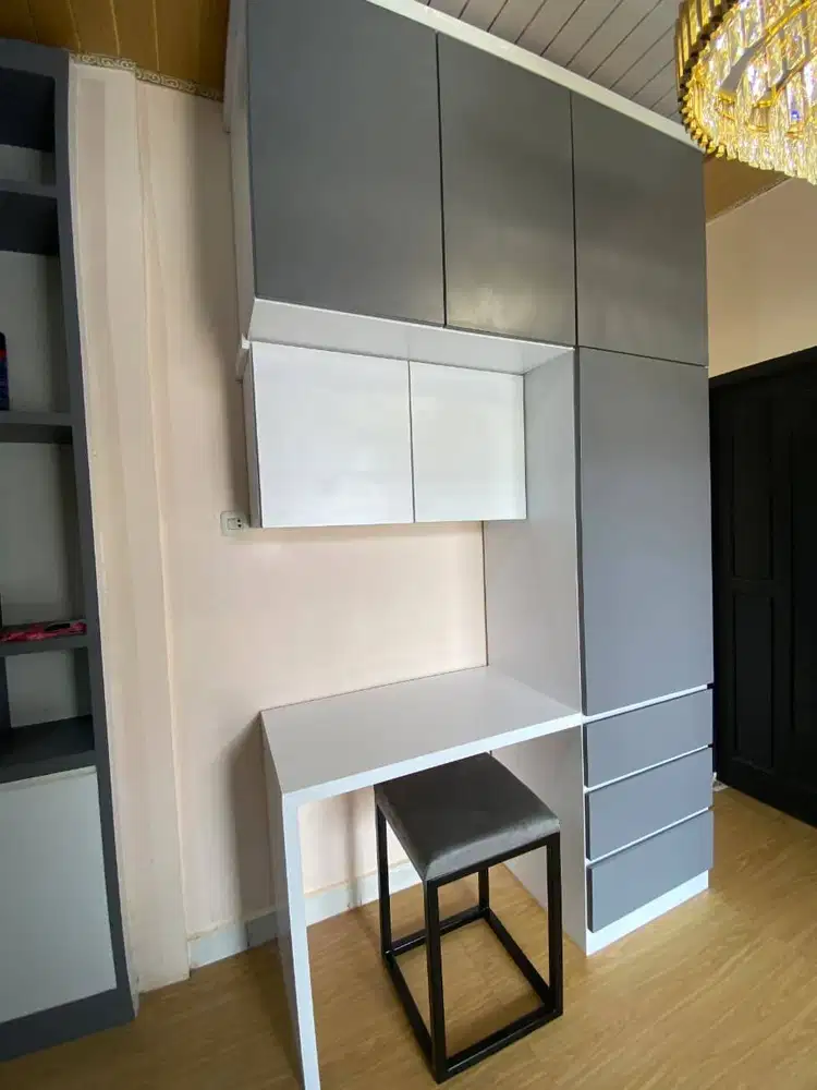 LEMARI PLUS MEJA KERJA /LEMARI FULL PLAFON CUSTOM