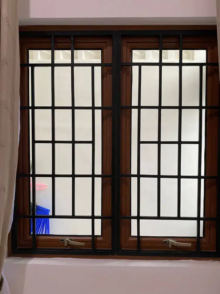 TERALIS JENDELA MOTIF KOTAK-KOTAK/TERALIS JENDELA MINIMALIS CUSTOM