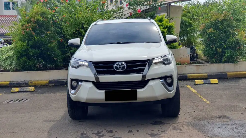 [ BONUS HU + VELG ] Toyota Fortuner 2.4 VRZ Diesel Facelift 2019/2020