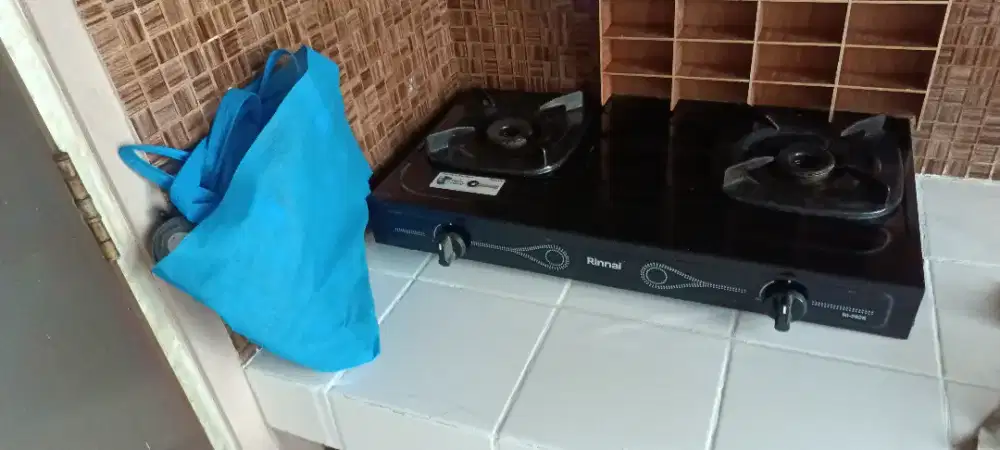 Kompor gas Rinnai 2 tungku dan selang/pala gas