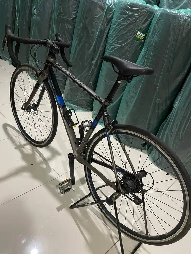SEPEDA BALAP / ROAD BIKE POLYGON STRATTOS S2 GREY SIZE M