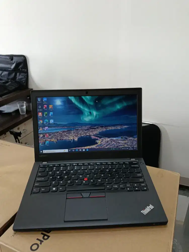 Lenovo Thinkpad X260 Intel core i7 gen 6 ram 8gb SSD 180gb mulus