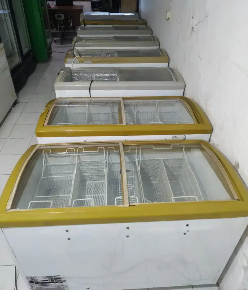 Freezer box 350 liter tutup sliding kaca