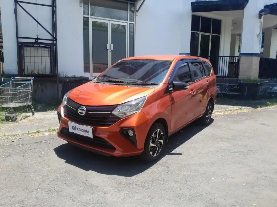Like New - DAIHATSU Sigra 1.2 R Bensin M/T 2023 ORANGE