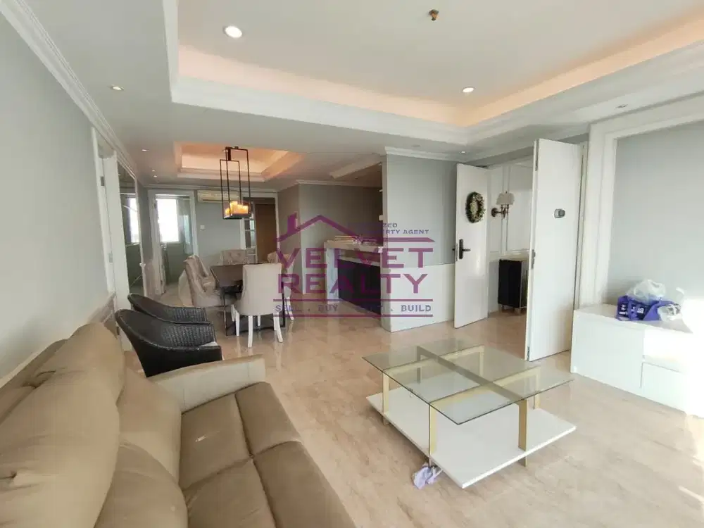 Disewakan Apartemen Royale Springhill Kemayoran 2+1BR Luas 196m2 #VR1166