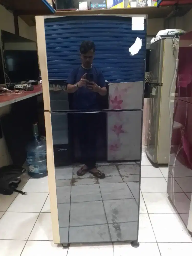 Kulkas 2 Pintu Polytron Belezza