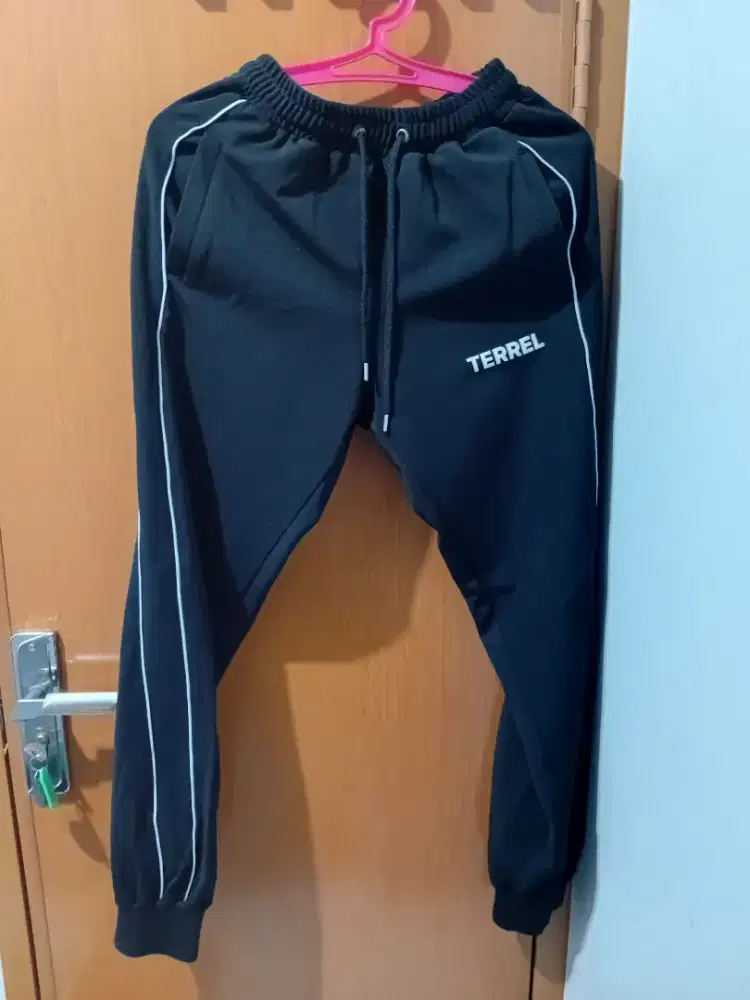 Terrel trackpants black joger training celana panjang olah raga