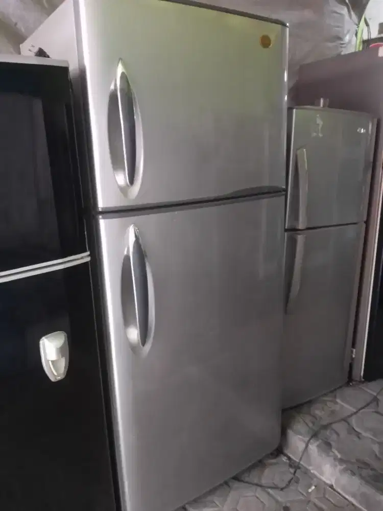 Kulkas 2 Pintu LG jumbo 600L