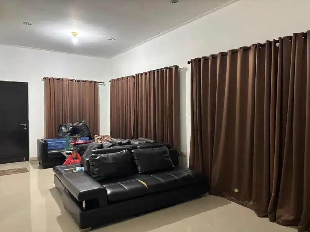 Disewakan Rumah Modern Fully Furnished Cluster Alamanda, Cakung, Jakarta Timur, 015