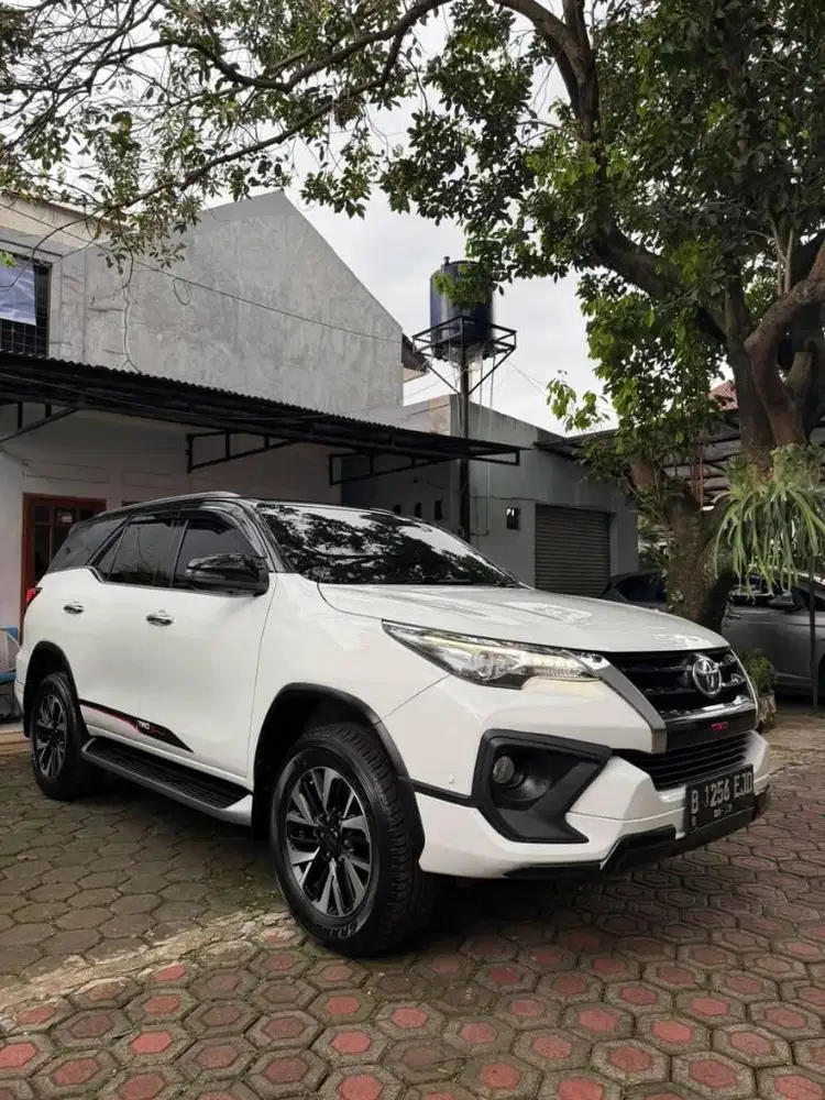 FORTUNER 2.4 VRZ TRD AT 2017