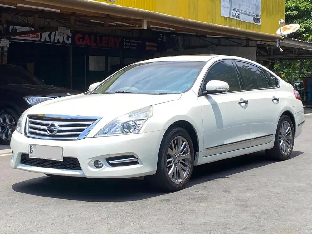 NISSAN TEANA XV 2.5 AT PUTIH 2013