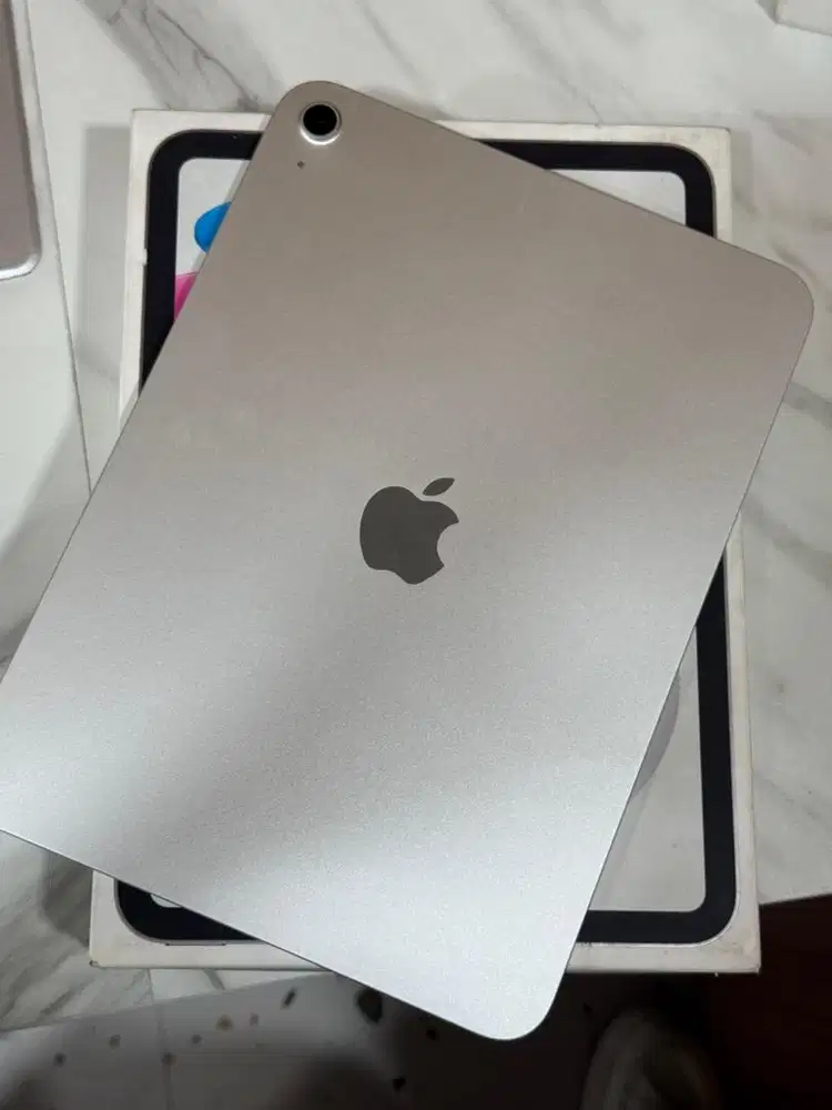 iPad 11 128GB Silver iBox BH100 Mulus Fullset