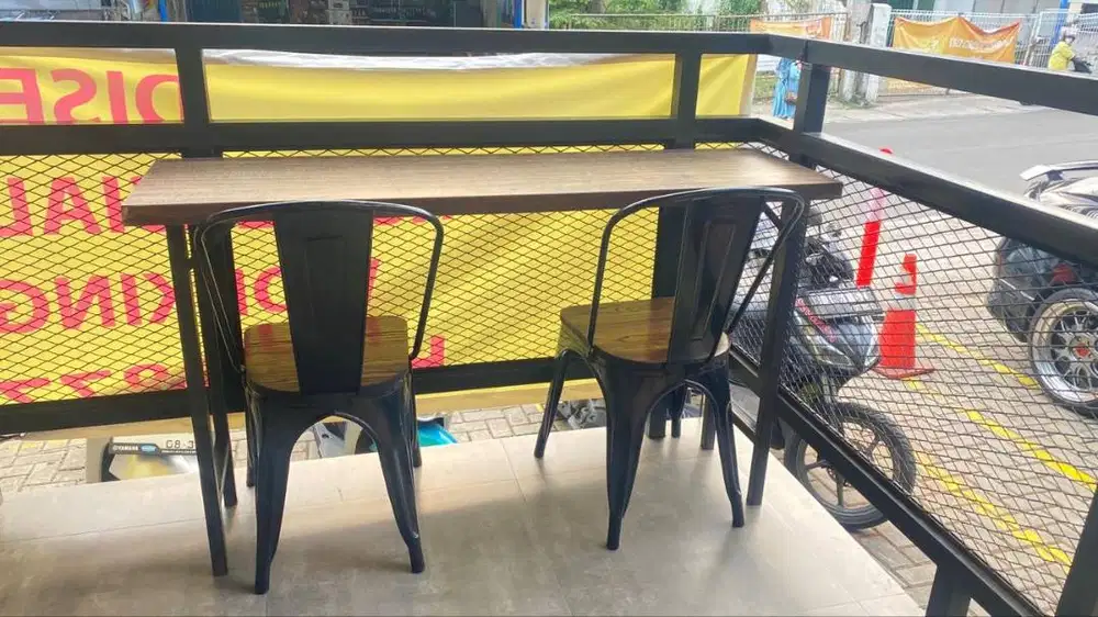 meja dan kursi untuk usaha