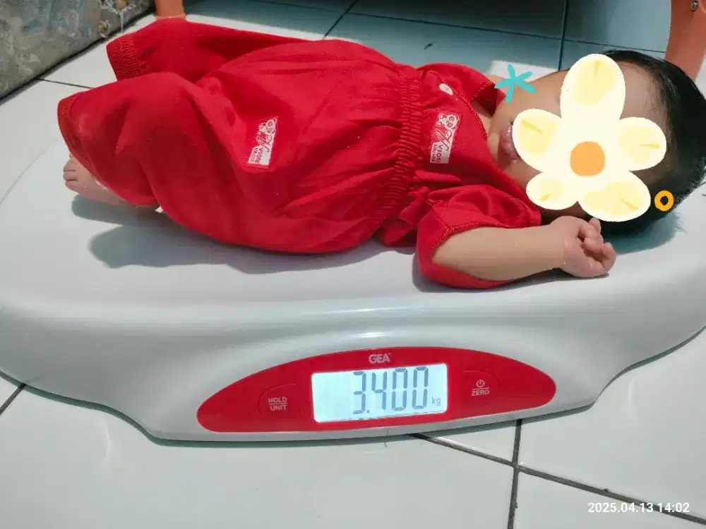 Setelan NB warna merah cabe