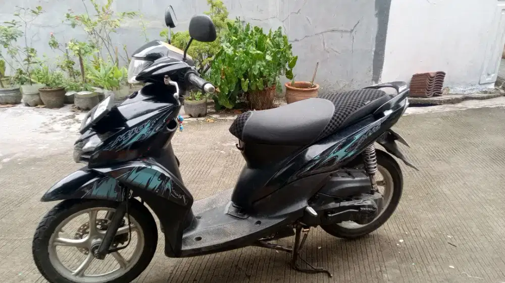 mio j gt hitam cakep