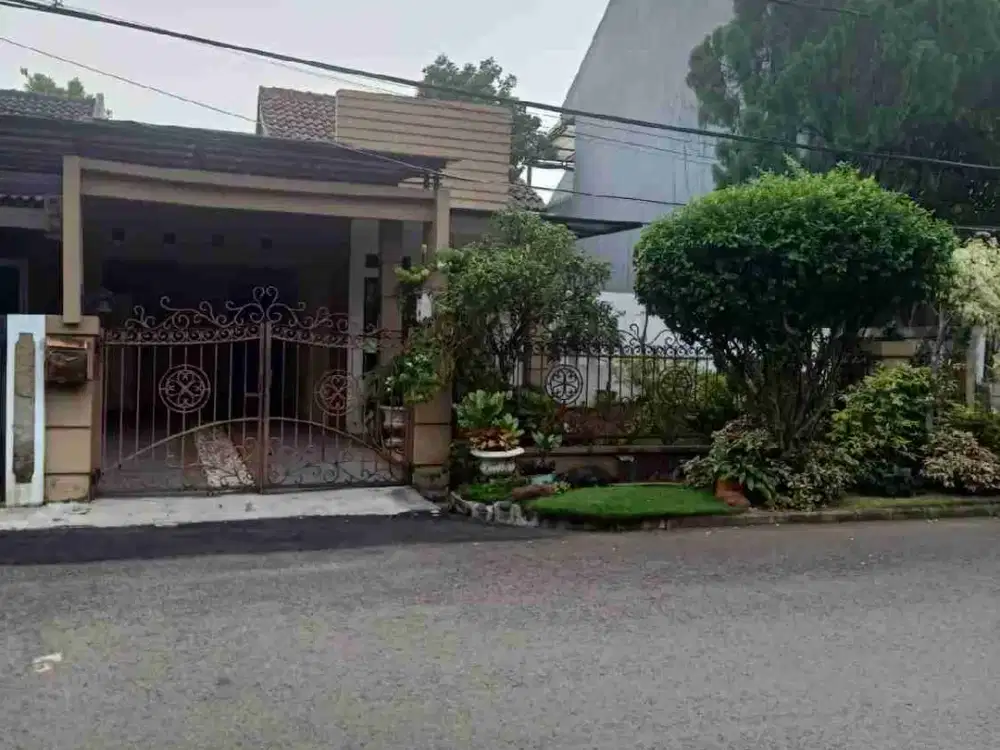 Dijual Rumah 1 lantai siap huni kondisi terawat  rapi bersih dilingkungan tenang dengan keamanan 24 jam