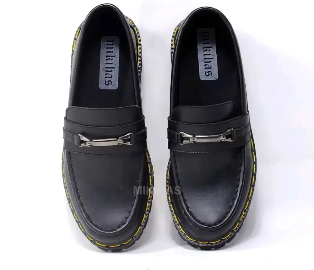 Sepatu Loafers Size 40