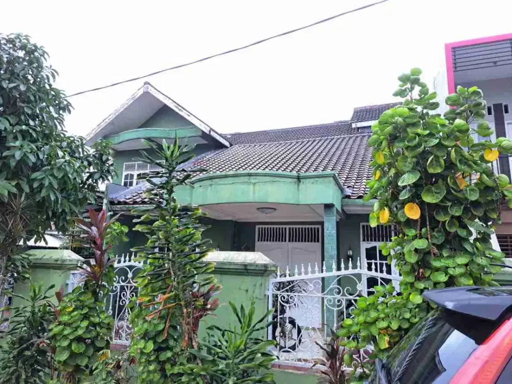 Jual rumah 2 lantai hook di komplek Koperasi, Jl. Radar Auri, deket tol Cimanggis, Depok