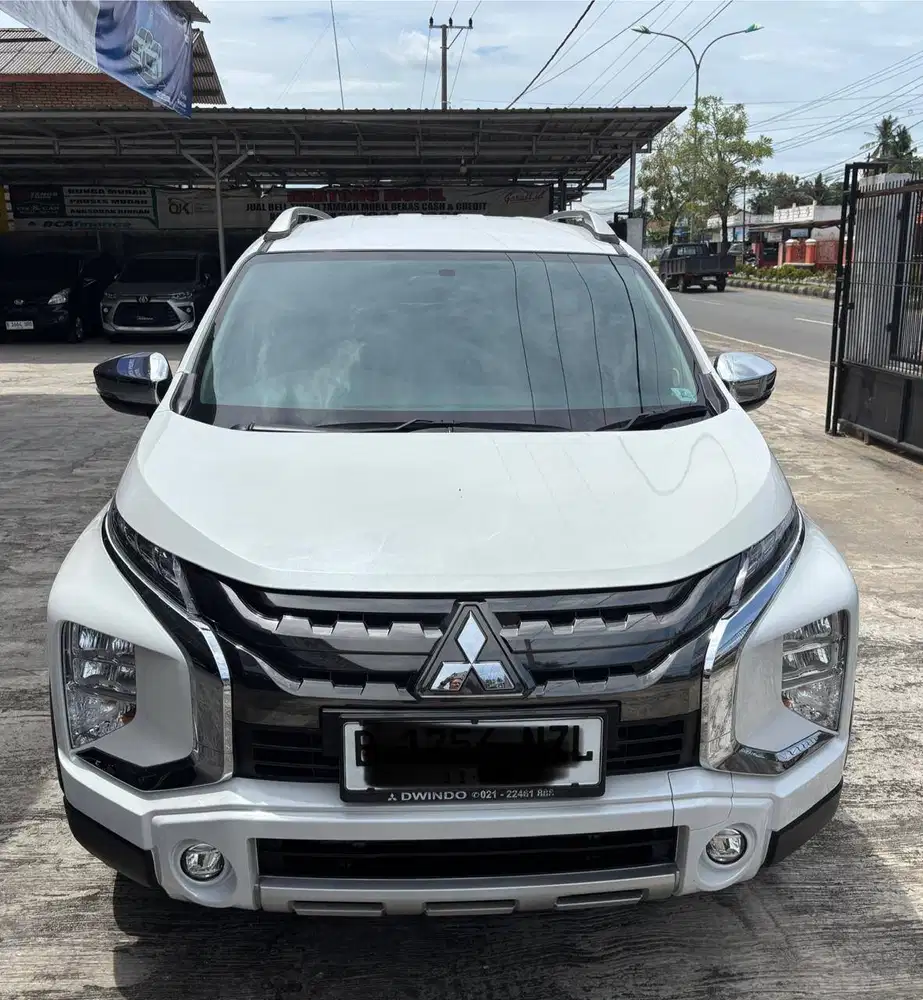 XPANDER CROSS 1.5 AT 2019 PUTIH
