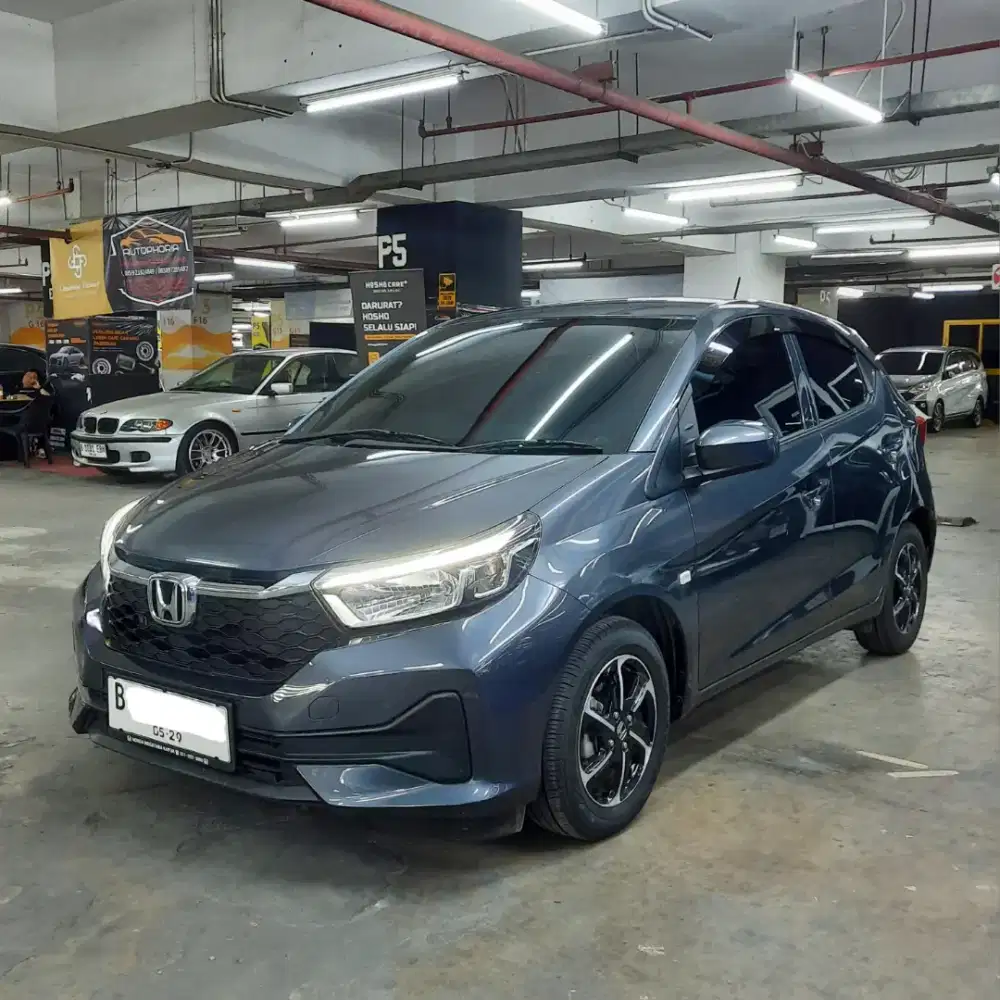 Honda Brio E CVT 2024 [KM 2.500 perak]