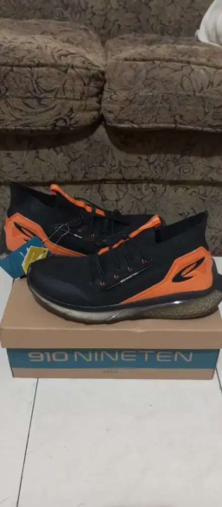 JUAL SEPATU NINE TEN (910) YUKA ACE - HITAM, ORANGE