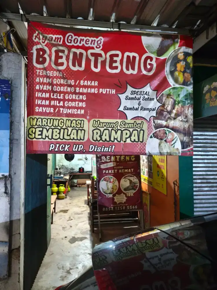 Dibutuhkan karyawan warung ayam goreng