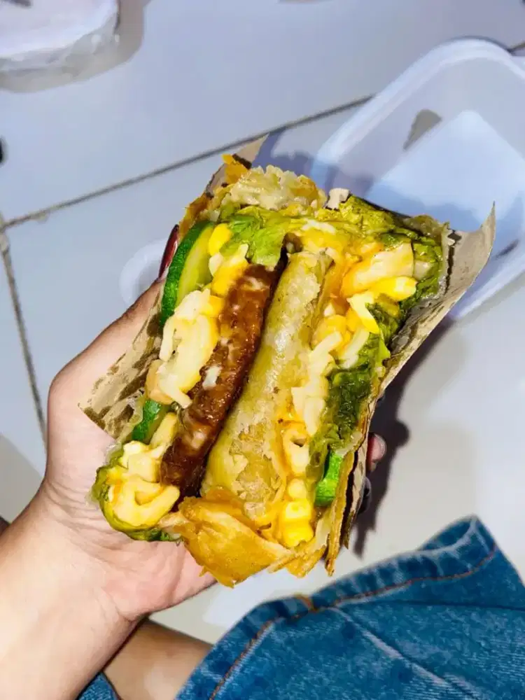 Penjaga stand lumpia