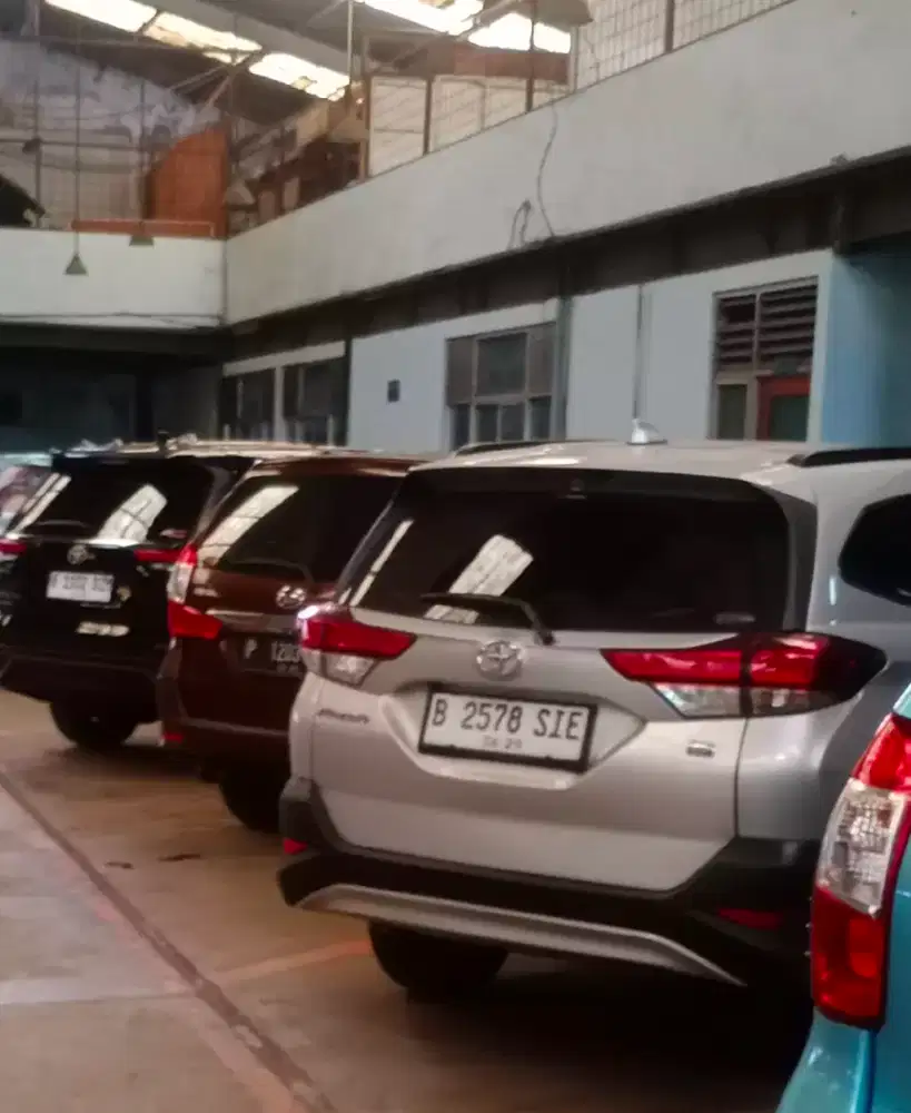 Di butuhkan segera driver untuk taksi armada terbaru