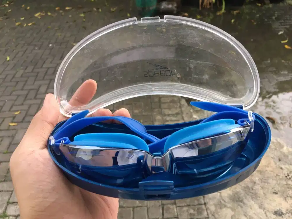 Kacamata renang dewasa 98% mulus jarang pakai