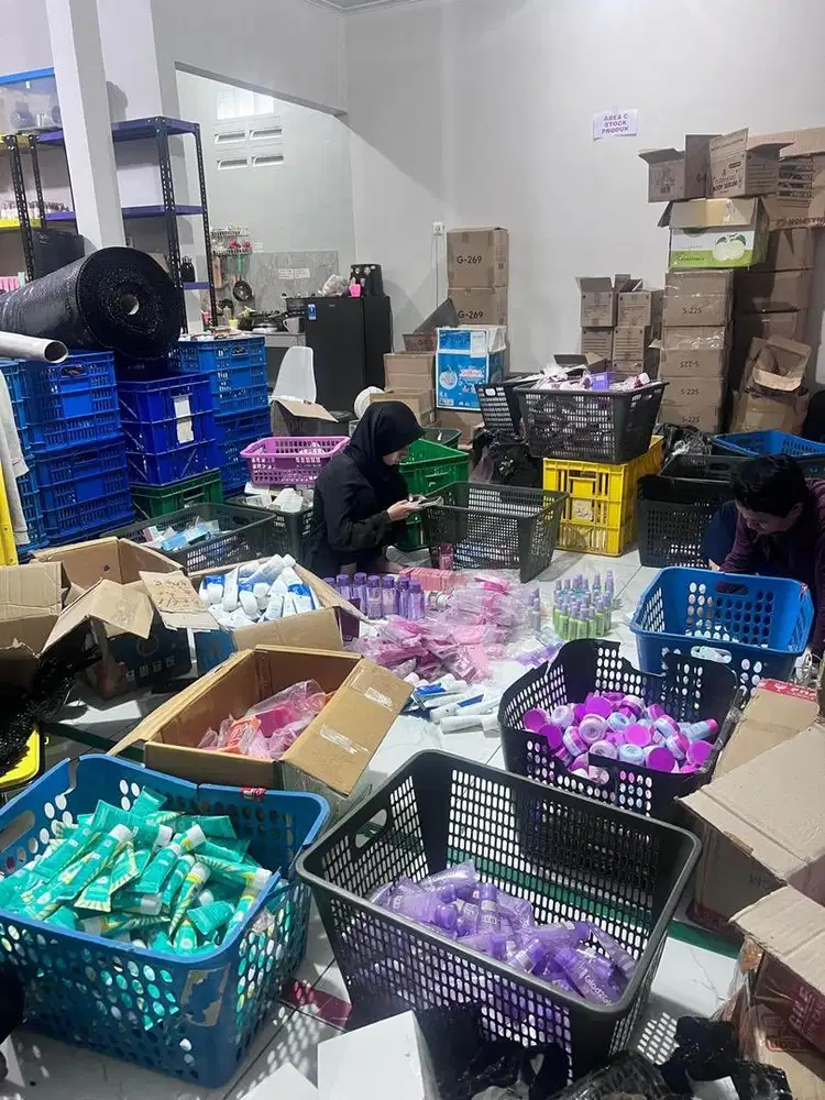 KHUSUS LAKI LAKI - LOKER STAFF GUDANG DAN KURIR