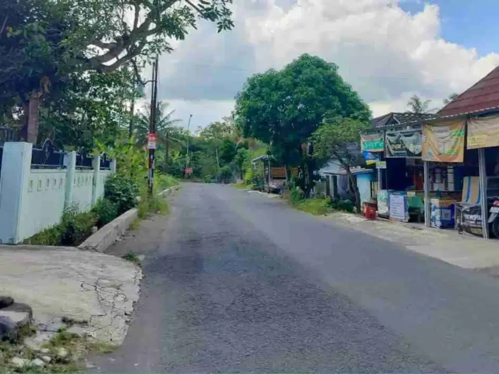 Tanah Asri Bonus Bangunan Akses Bagus di Jl. Palagan Dekat Rejodani