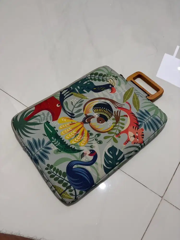 Sepiring Indonesia - Light Laptop Sleeve Wooden Handle