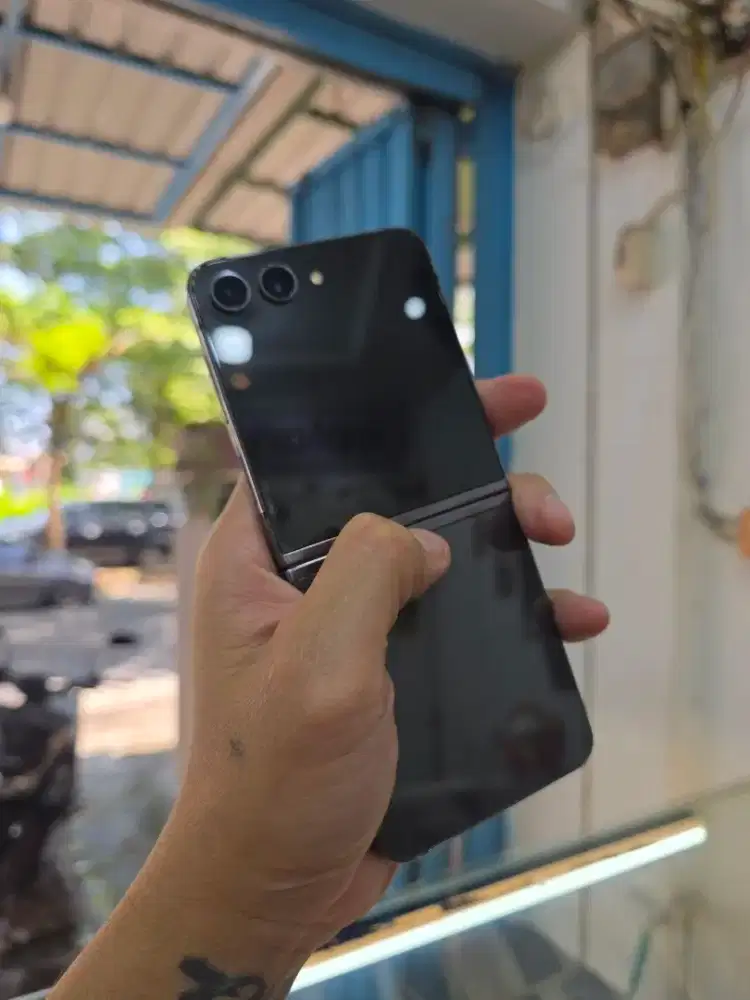 Samsung flip 5 256 gb mines lcd ada tompel