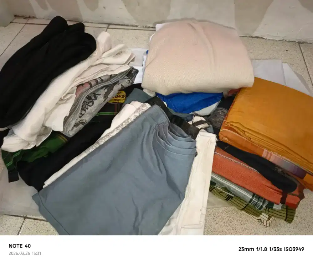 Pakaian bekas remaja laki-laki ukuran M-L