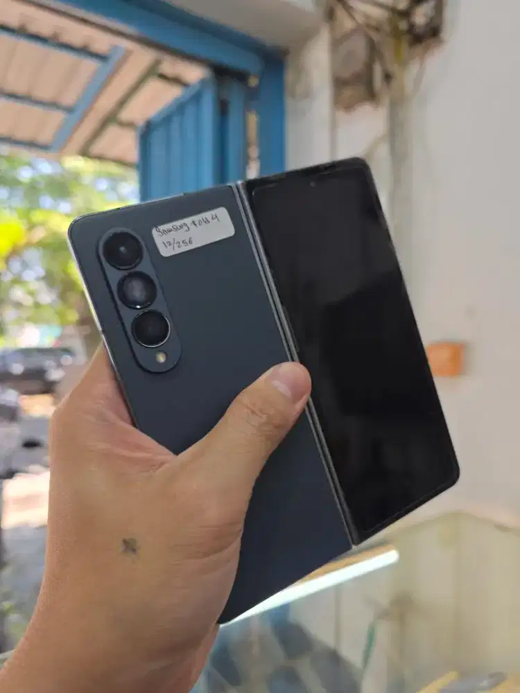 Samsung fold 4 12/256 gb