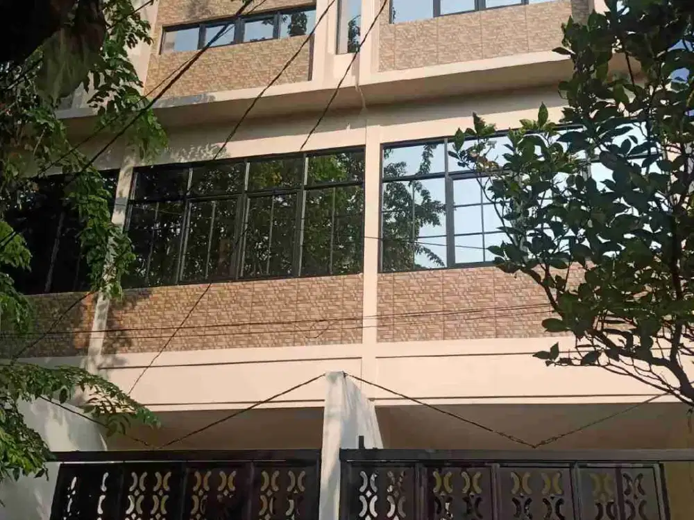 Dijual Rumah Baru 4 Lantai Row Jalan 1 Mobil di Tanjung Duren