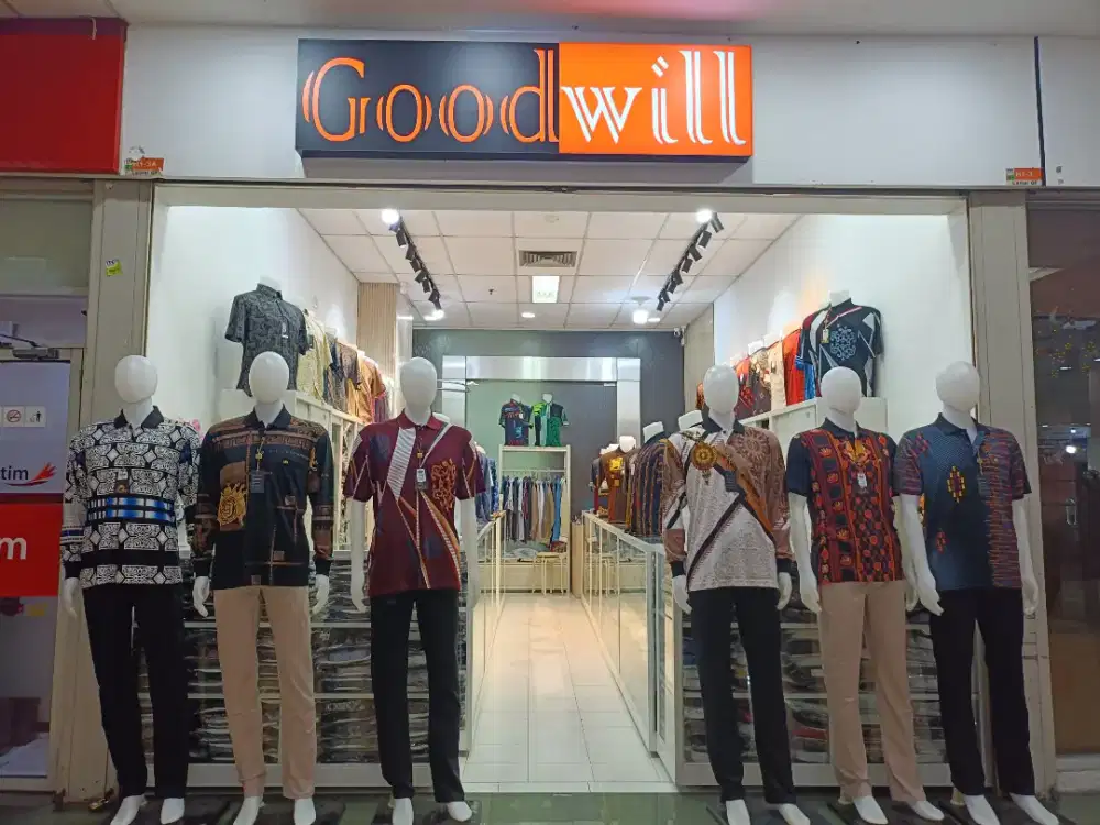 Dicari karyawati utk toko pakaian pria