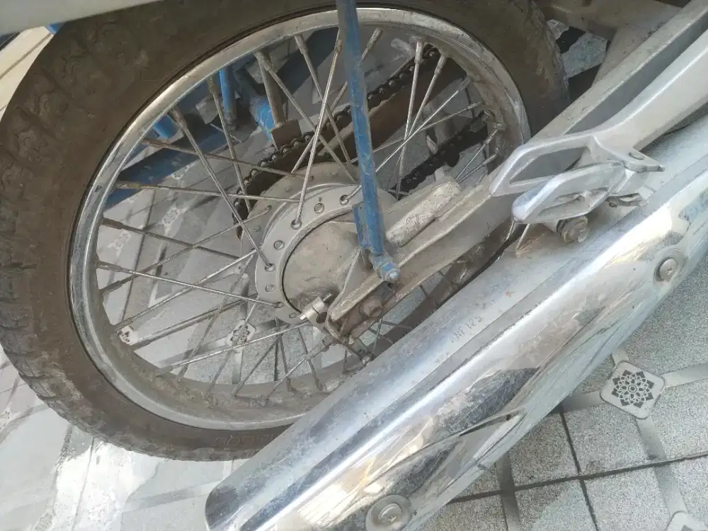 Motor Kharisma Silver Mulus Bandel