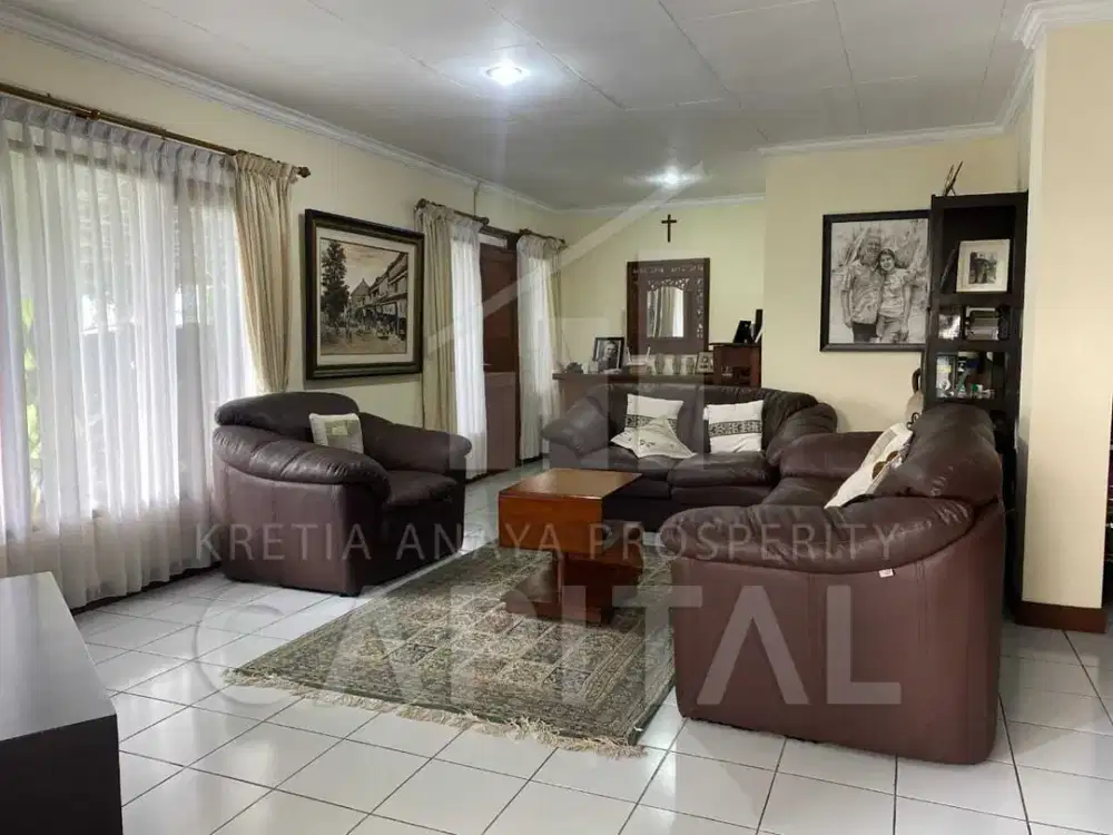 VILLA CANTIK SIAP HUNI FURNISHED COCOK UNTUK INVESTASI DENGAN CITY DAN FOREST VIEW TENANG SEJUK DI DAGO GIRI