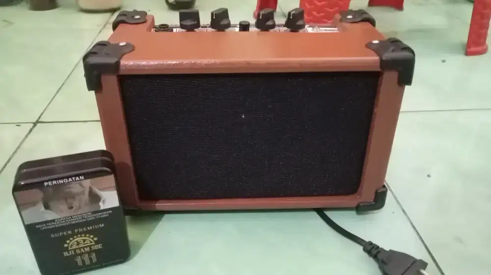 Ampli gitar kecil