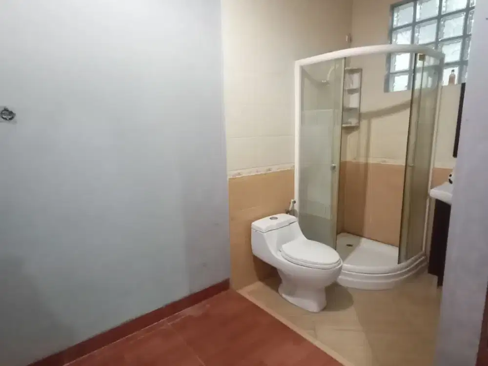 DIJUAL /Disewakan Semi Furnish Rumah Siap Huni – Kelapa Gading Utara (Depan Mall)  Harga Jual: Rp 2,85 M (Nego) Harga Sewa: Rp 90 Juta/Tahun | Min. se