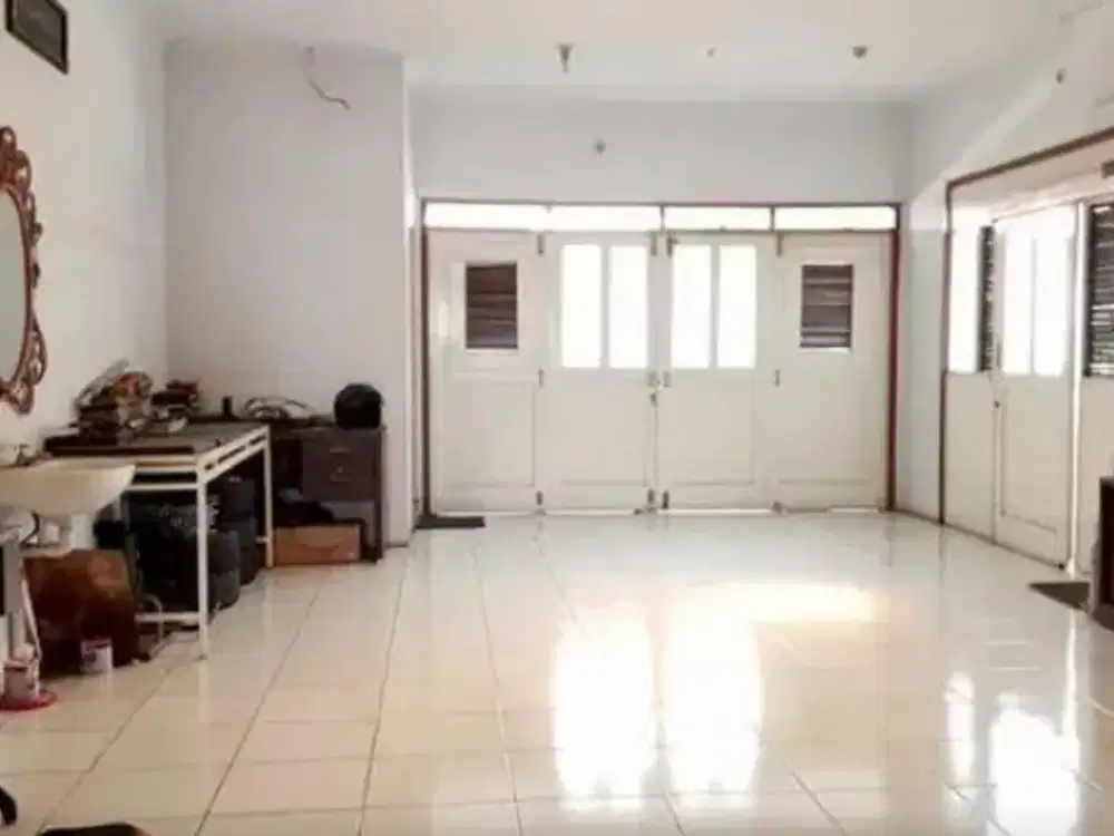 Rumah Dekat Raya Mulyosari Butuh Renov Murah Cocok untuk Investor