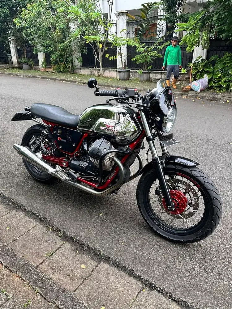 Moto Guzzi v7 Racer II , limited edition no505/1000 world wide