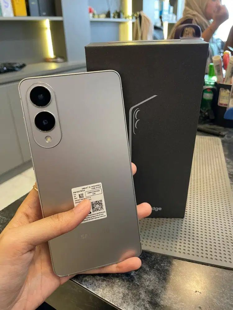 Samsung Galaxy S25 Edge 12/512gb sein like new