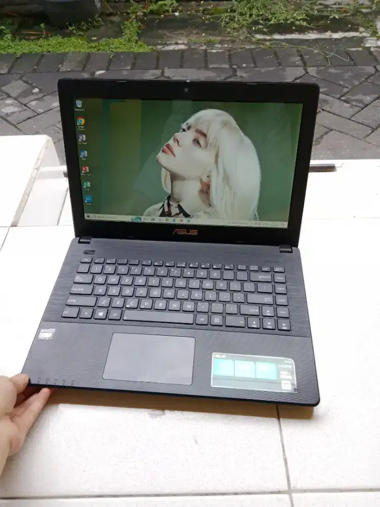 Laptop Normal Mulus RAM 6 GB Lancar Untuk Office & Internet