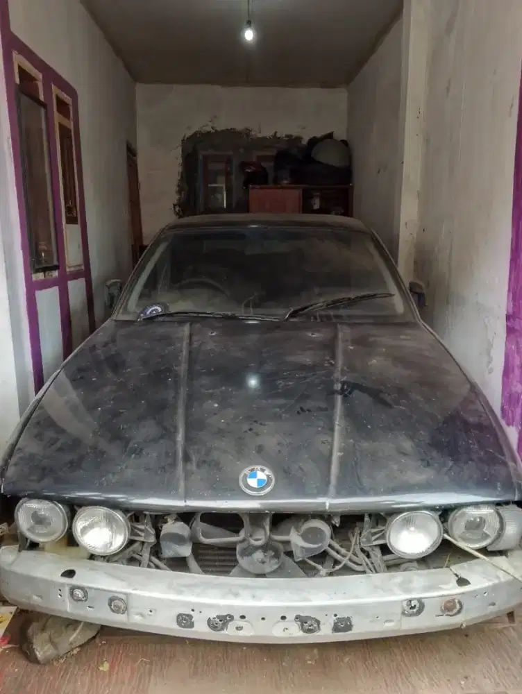 Dijual mobil BMW 520i tahun 1990 apa adanya