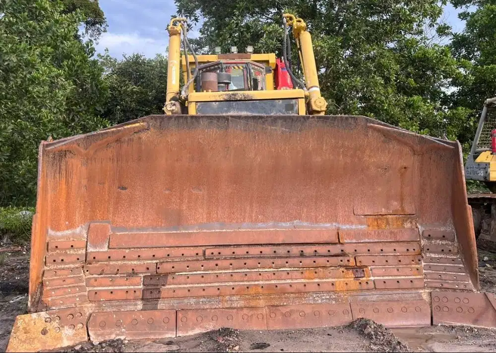 Dijual Bulldozer Komatsu D375A Thun 2011