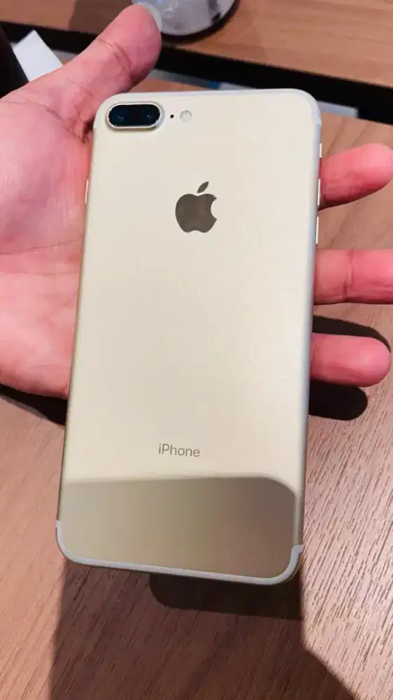 Di jual iphone 7 plus 128 gb