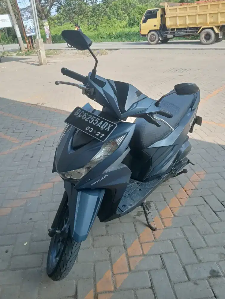 Beat Deluxe Biru Doff 2022